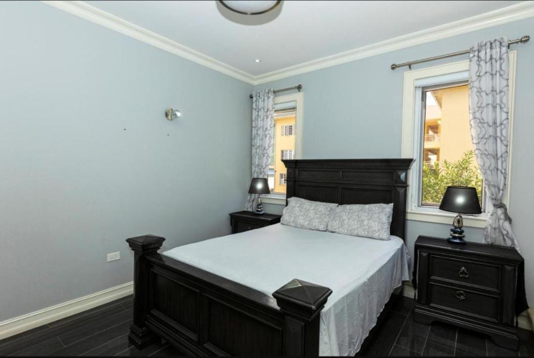 Finest Accommodation Riches Manor 1 Gladstone Drive Apt A2 Kgn 6 New Kgn Kingston Eksteriør billede